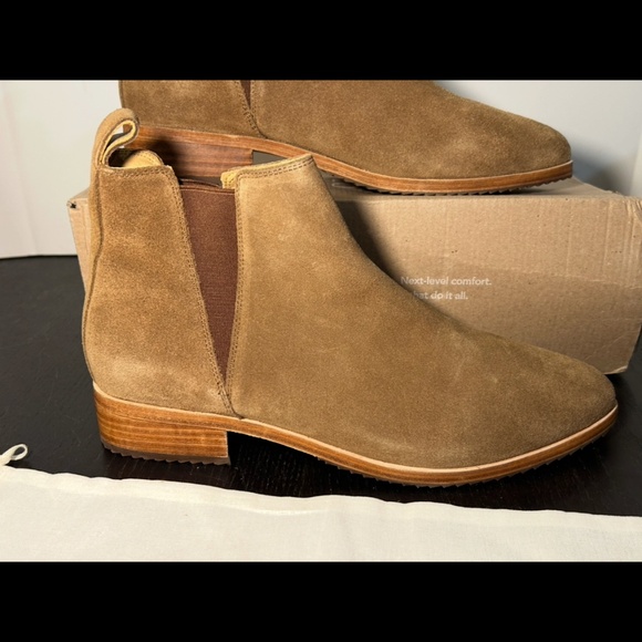 Nisola Eva Everyday Chelsea Boots Taupe Suede Boots Womans 11 - Picture 1 of 14